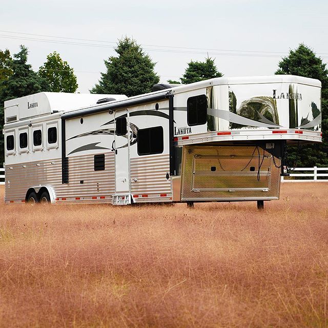 Horse Trailers / Gooseneck Trailers